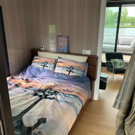 מלון Suameer Houseboot Solcamastraat 24 C מראה חיצוני תמונה